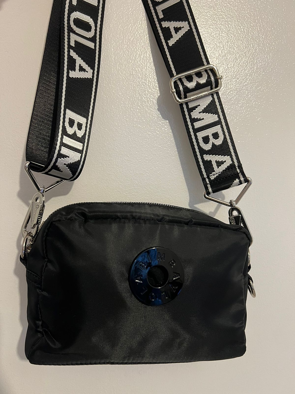 Cartera ByL pequeña Nylon - Strap negro letras blancas
