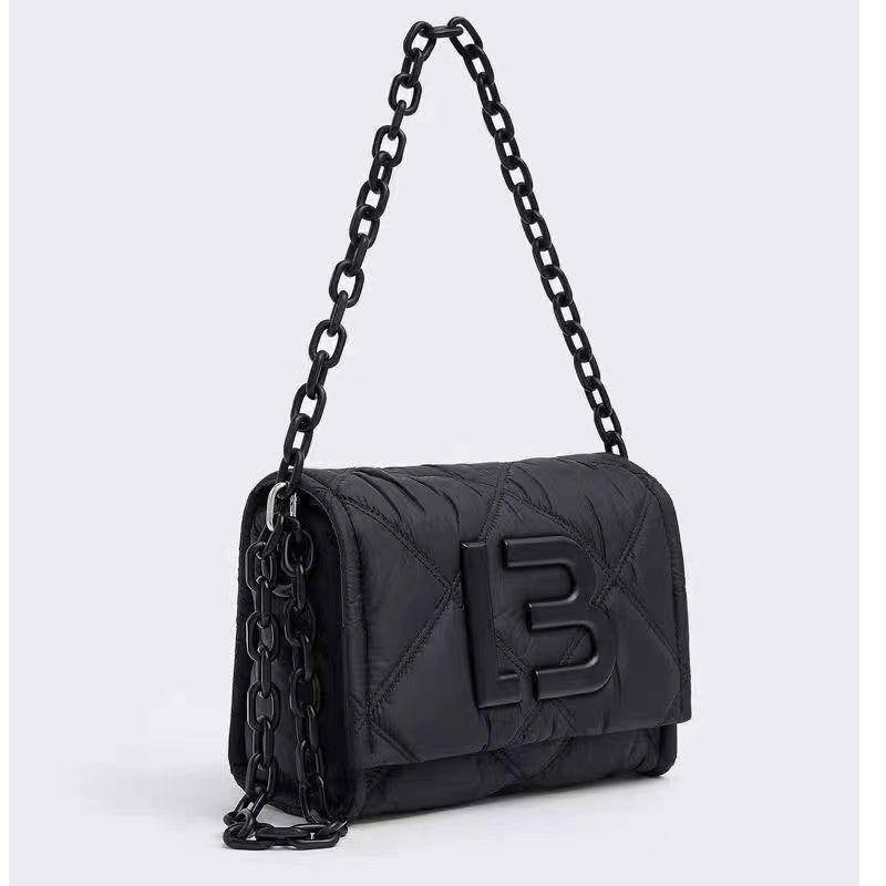 Cartera ByL Solapa Negra - Opción de cadenas
